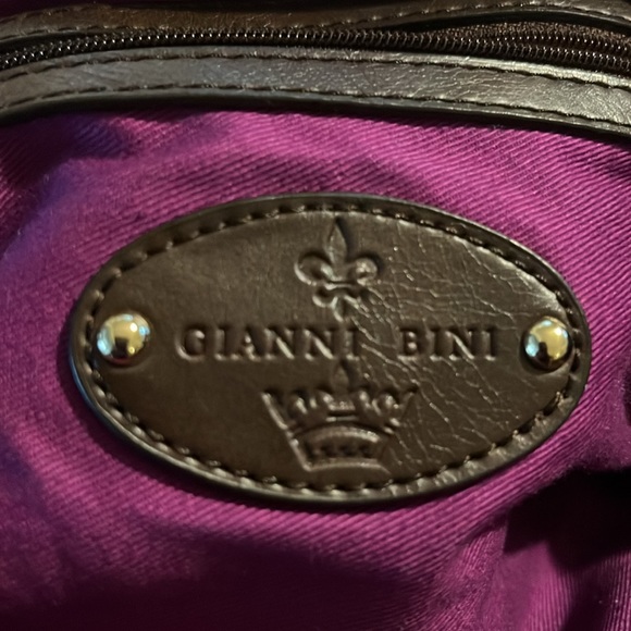 Bucket Purse - Picture 2 of 3